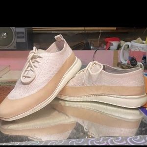 Cole Haan Womens 2.zerogrand Pink Flat Oxfords Shoes. Water resistant